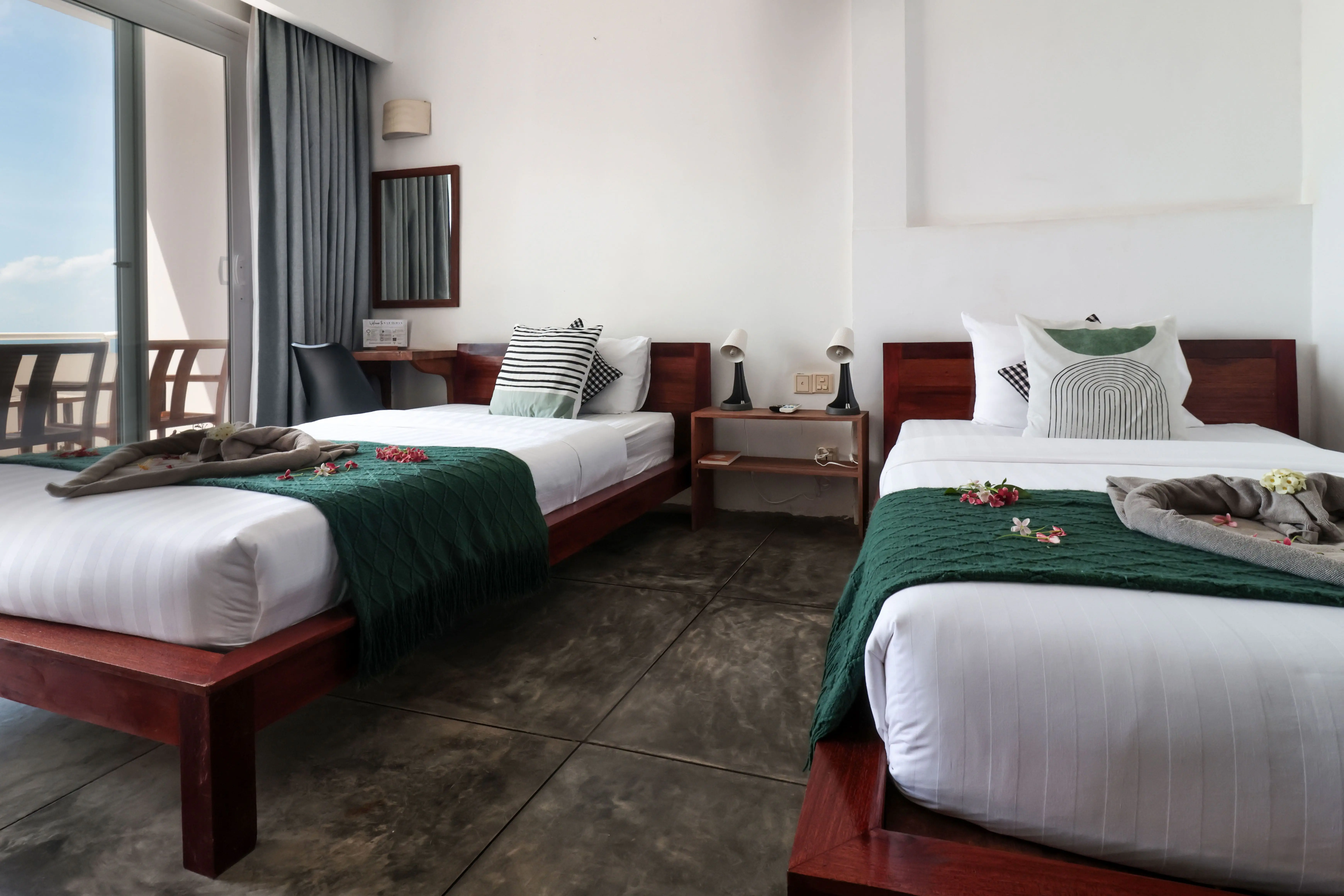 Superior Twin Room with Sea View 6